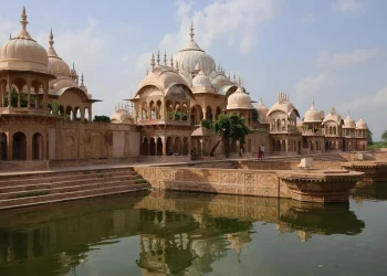 Top 19 Places to Visit in Mathura & Vrindavan: A Travel Guide