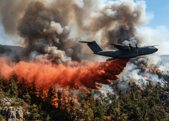 France Uses A400M Military Plane to Combat Wildfires